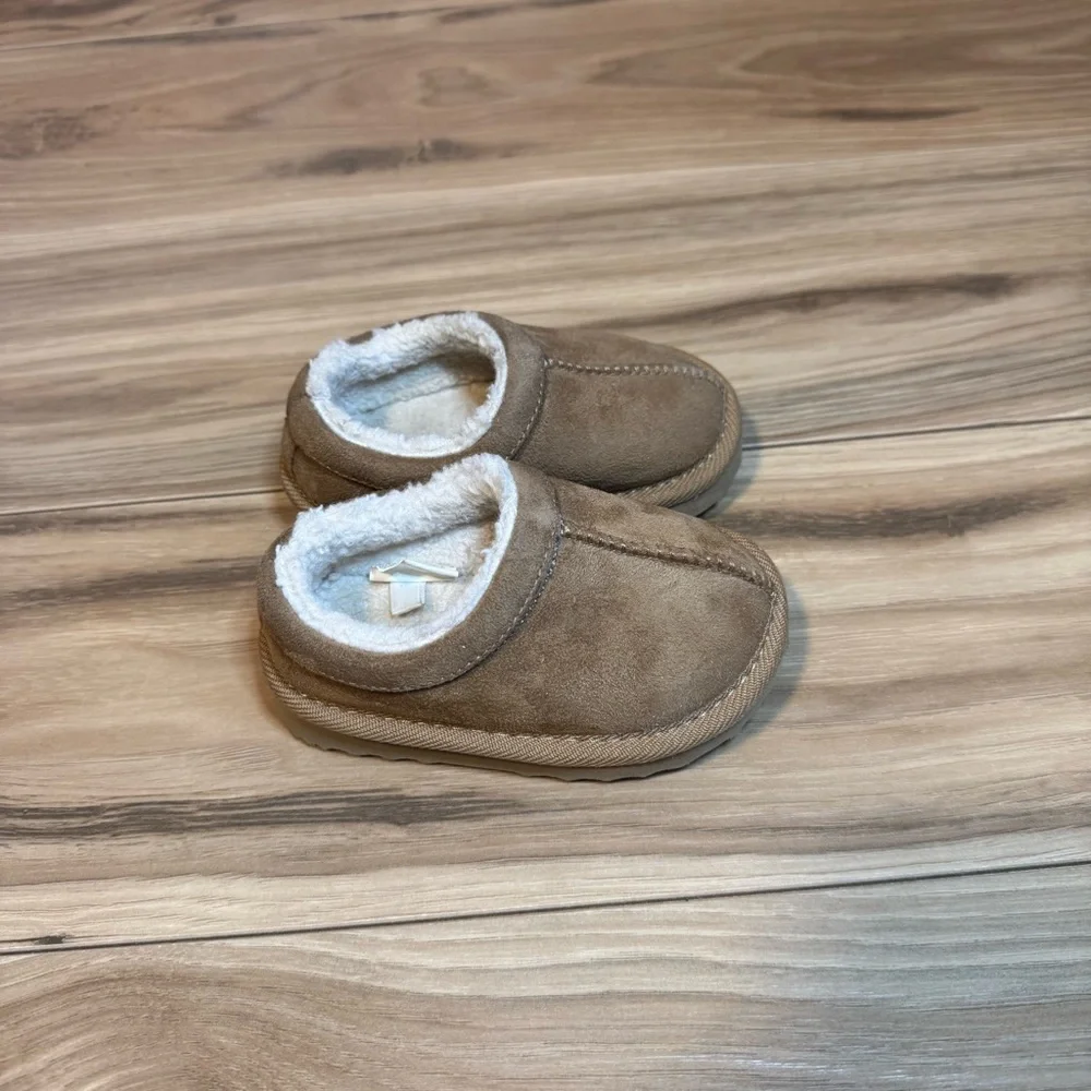 Target Toddler Size 5C Tan Slip-On House Slippers Comfortable Cozy Kids Casual